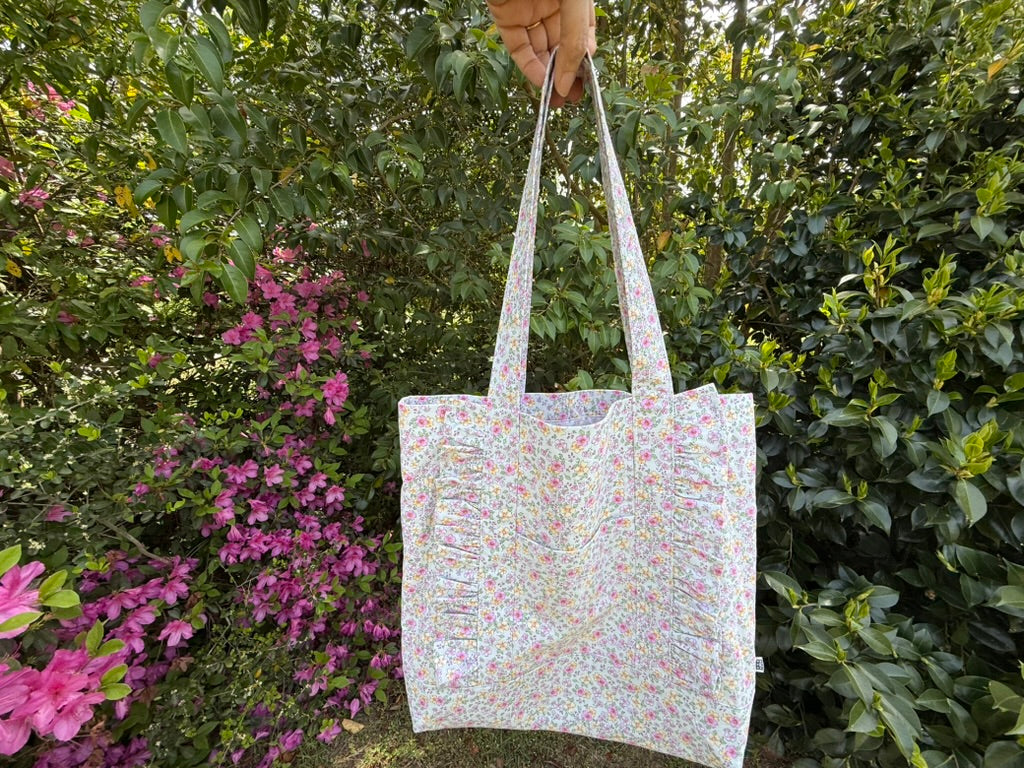Savannah Ruffle Tote