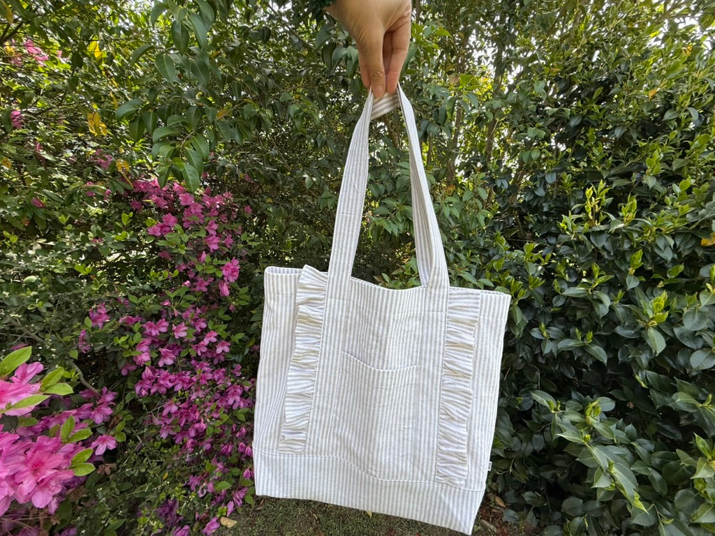 Savannah Ruffle Tote