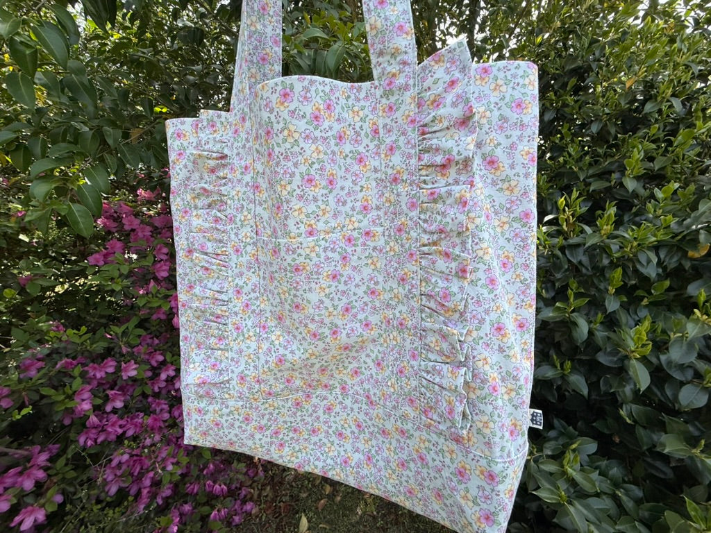 Savannah Ruffle Tote