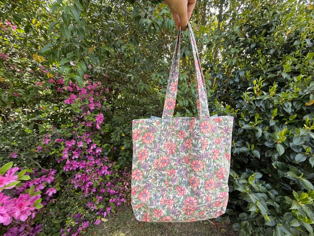 Savannah Ruffle Tote