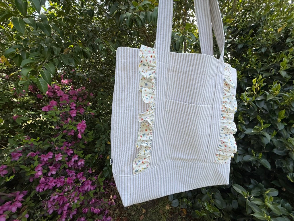 Savannah Ruffle Tote